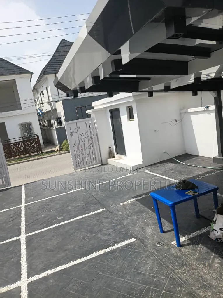 5bdrm Duplex in Lekki Expressway for sale in Lekki Expressway
