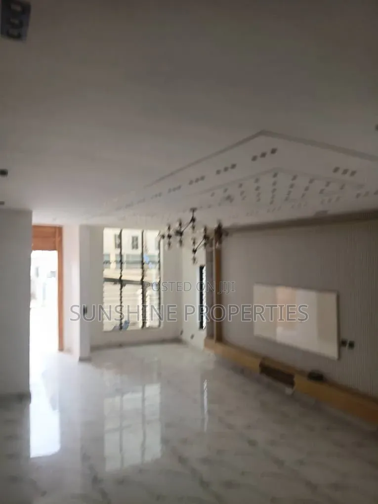 5bdrm Duplex in Lekki Expressway for sale in Lekki Expressway