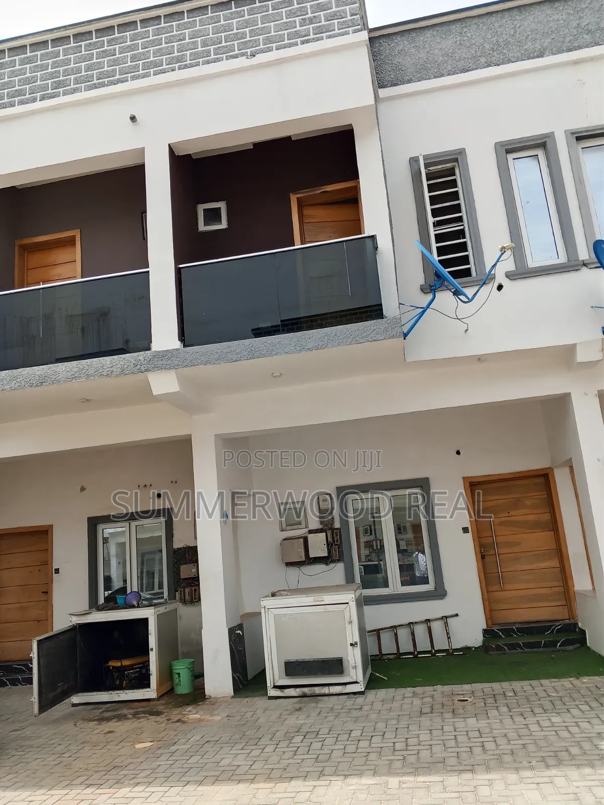 3bdrm Duplex in Ikota for sale in Ikota