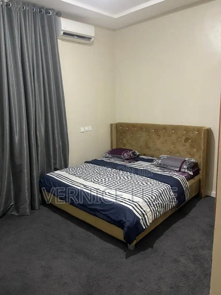 Furnished 4bdrm Duplex in Chevron for rent in Chevron