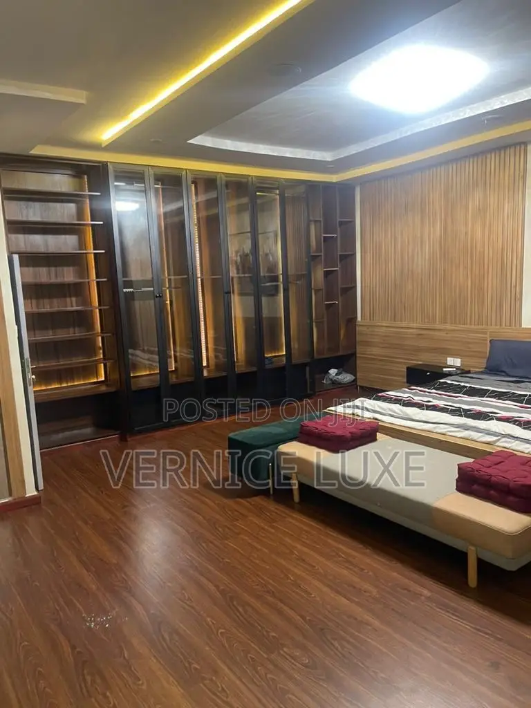 Furnished 4bdrm Duplex in Chevron for rent in Chevron