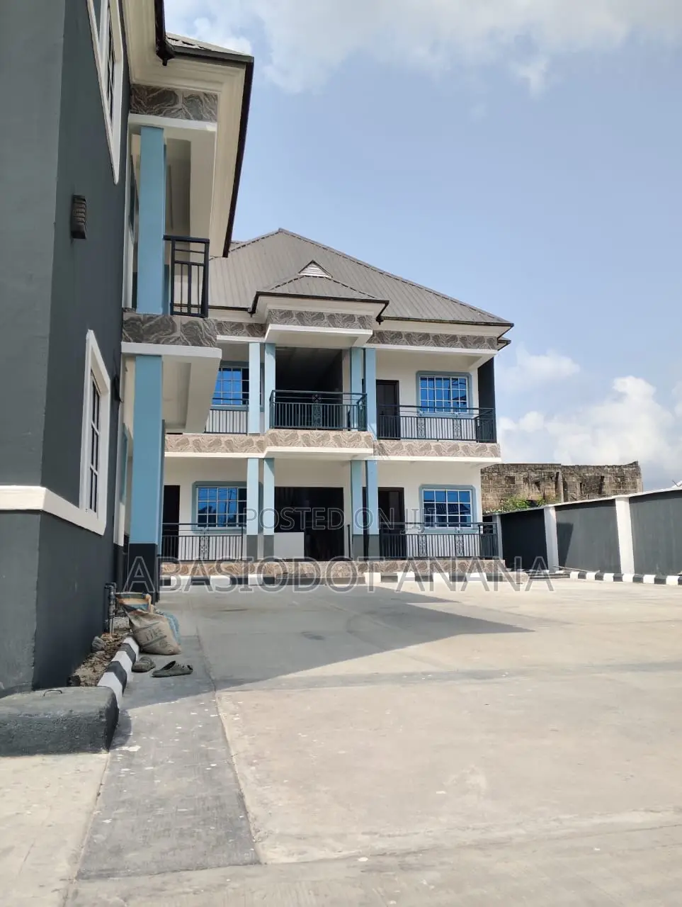 3bdrm Block of Flats in Mbikpong Estate Obot, Uyo for sale in Uyo