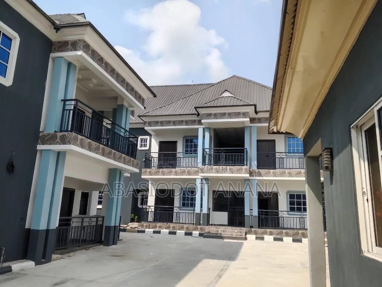 3bdrm Block of Flats in Mbikpong Estate Obot, Uyo for sale in Uyo