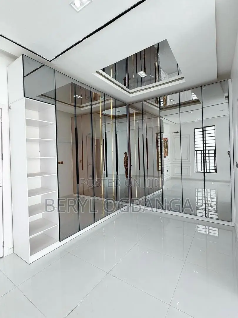 5bdrm Duplex in Lekki Expressway for sale in Lekki Expressway