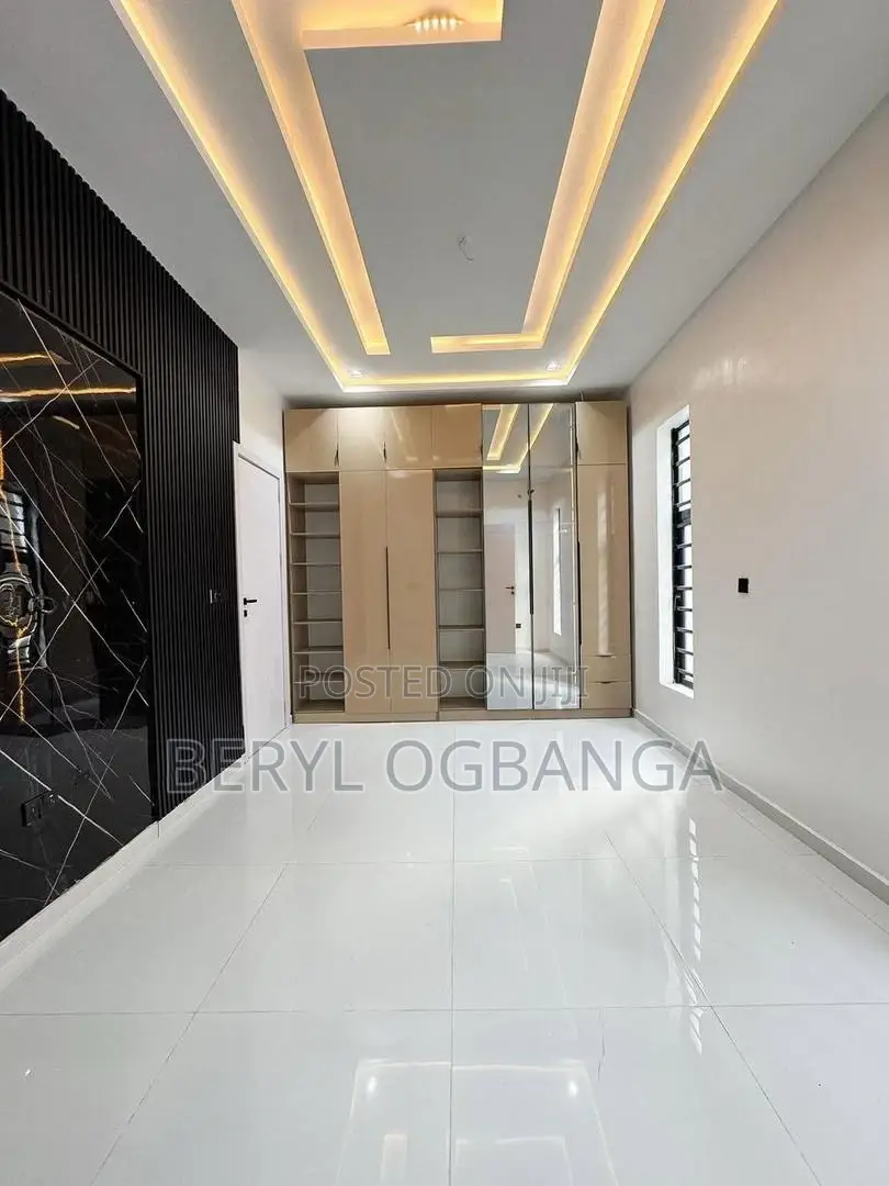 5bdrm Duplex in Lekki Expressway for sale in Lekki Expressway