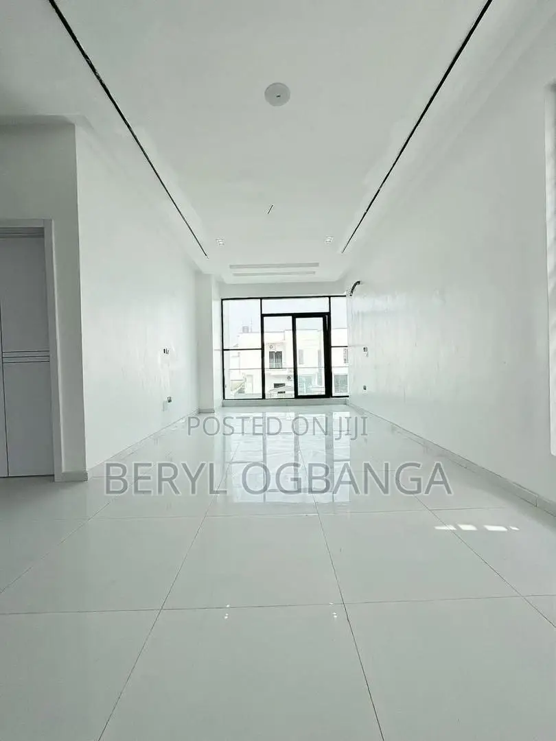 5bdrm Duplex in Lekki Expressway for sale in Lekki Expressway