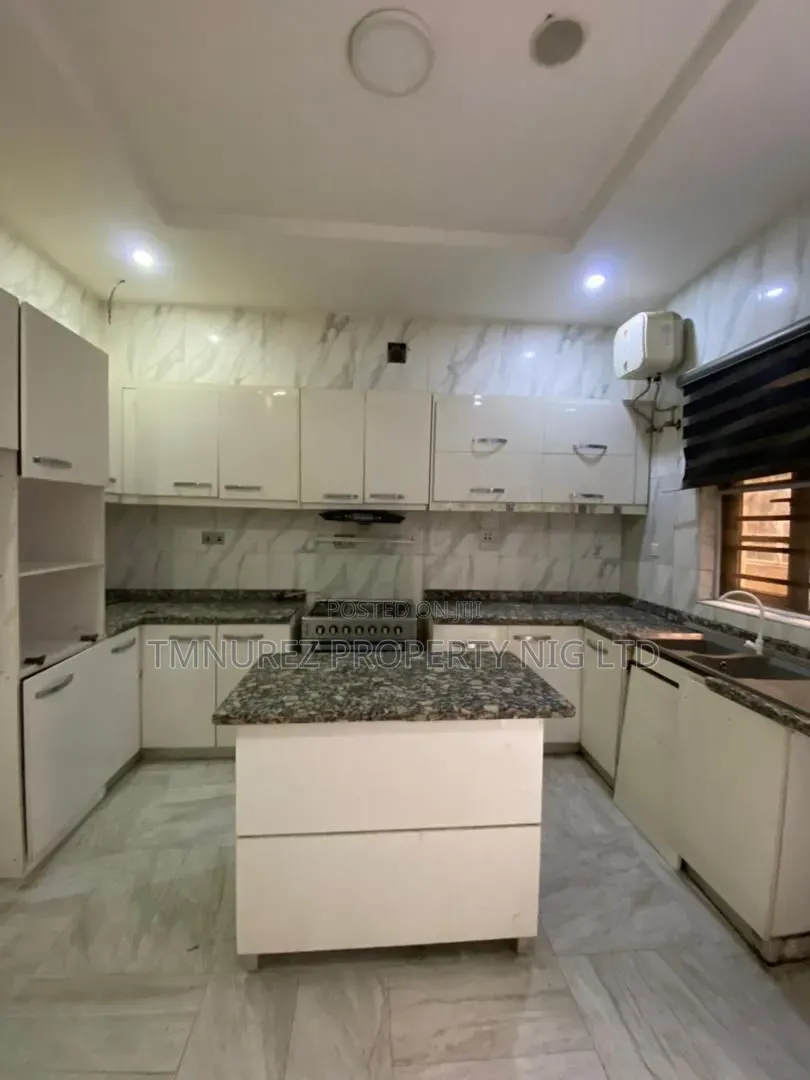 5bdrm Duplex in Ikota Lekki, Chevron for rent in Chevron