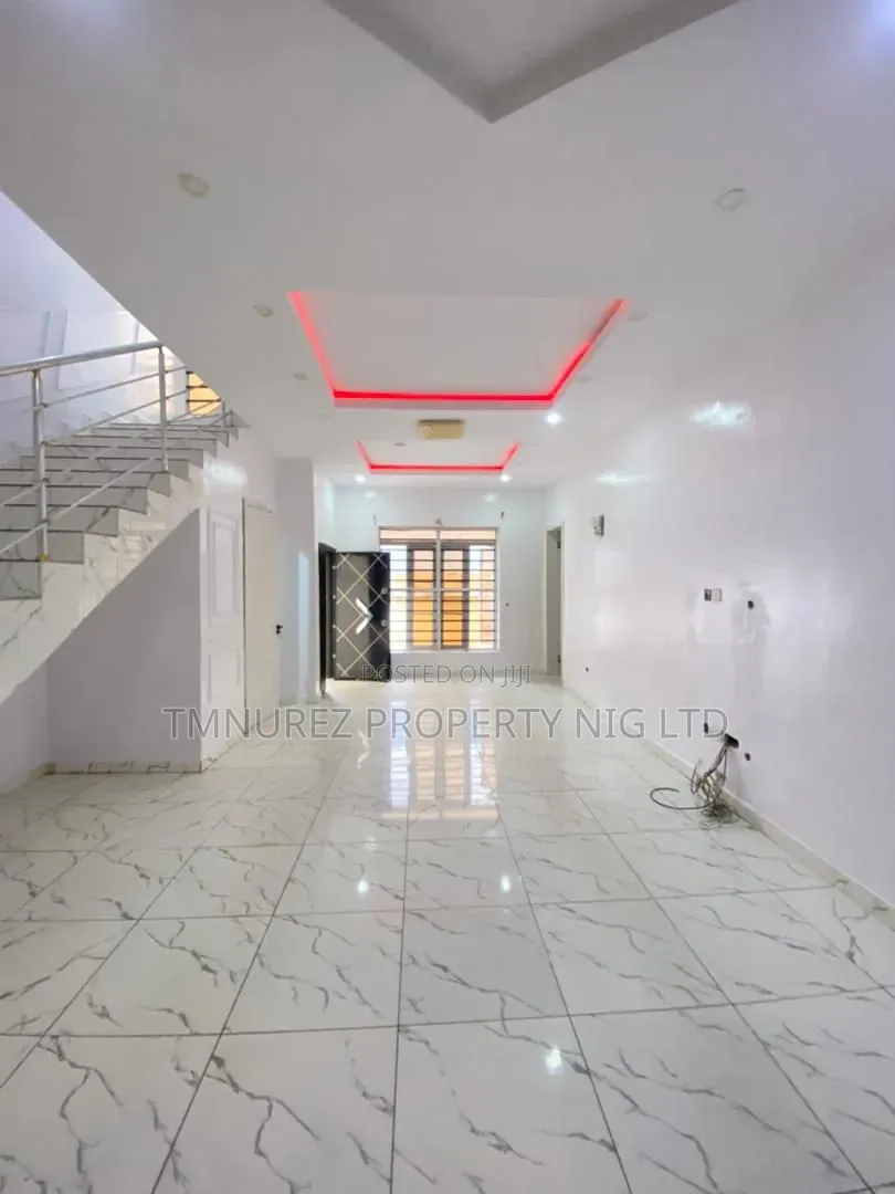 5bdrm Duplex in Ikota Lekki, Chevron for rent in Chevron
