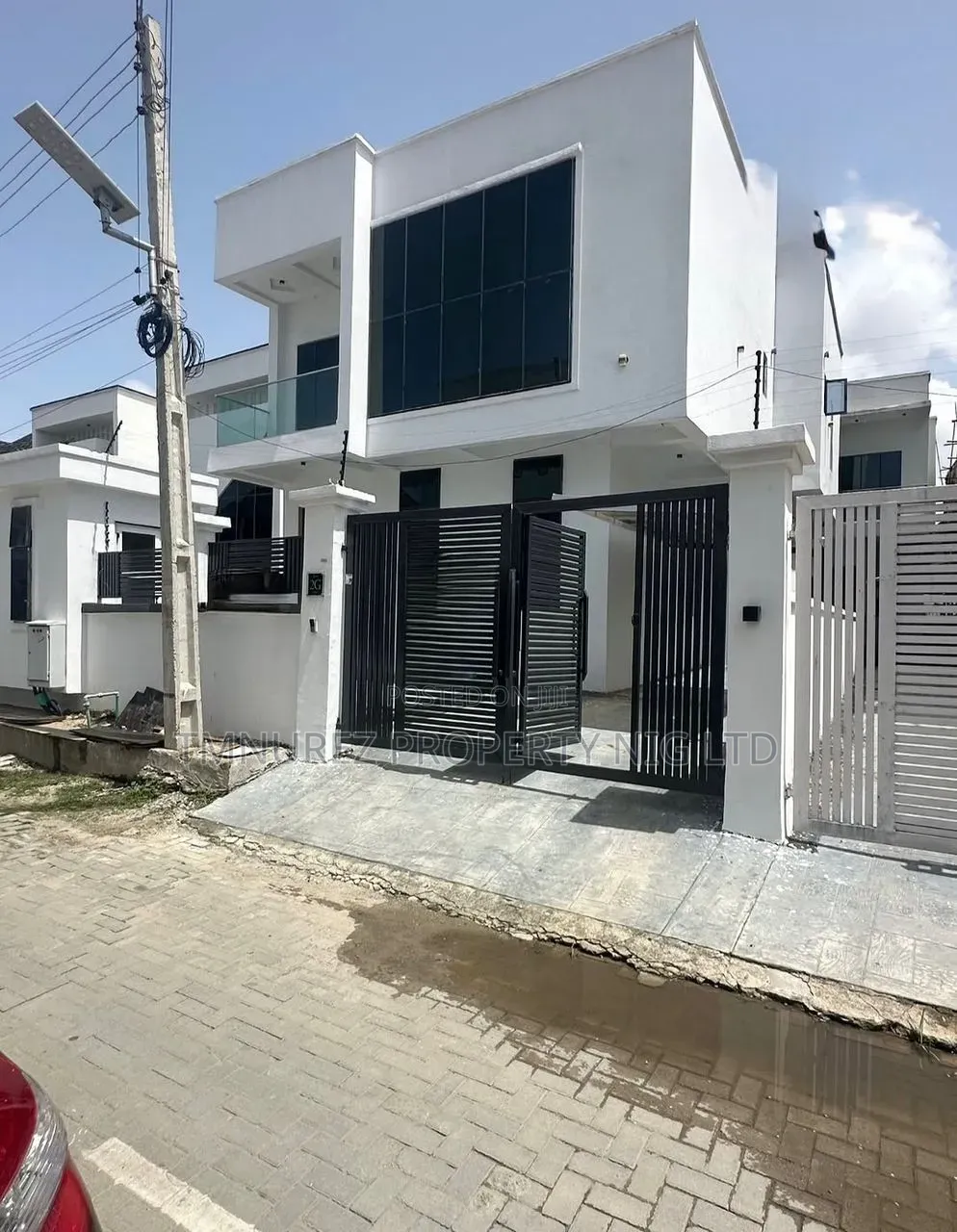 4bdrm Duplex in Chevron for rent in Chevron