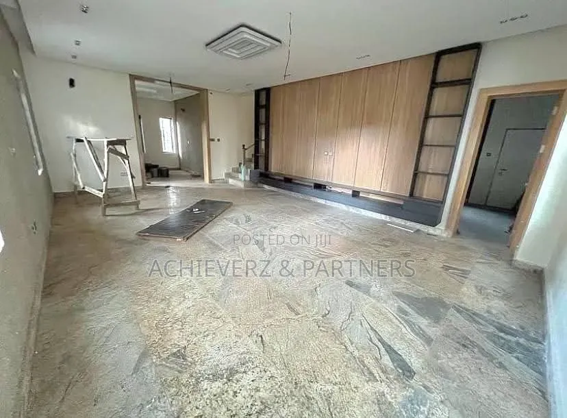 5bdrm Duplex in Guzape District for sale in Guzape District