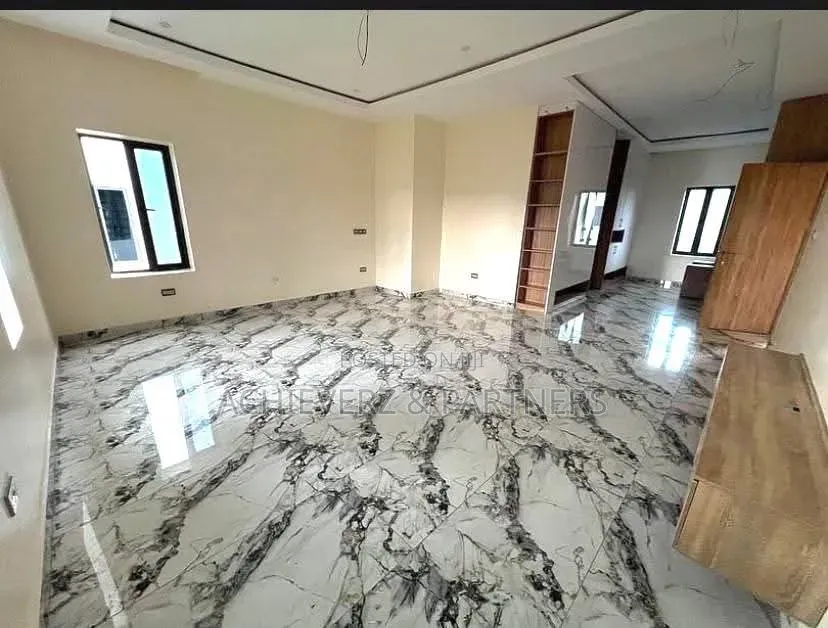 5bdrm Duplex in Guzape District for sale in Guzape District