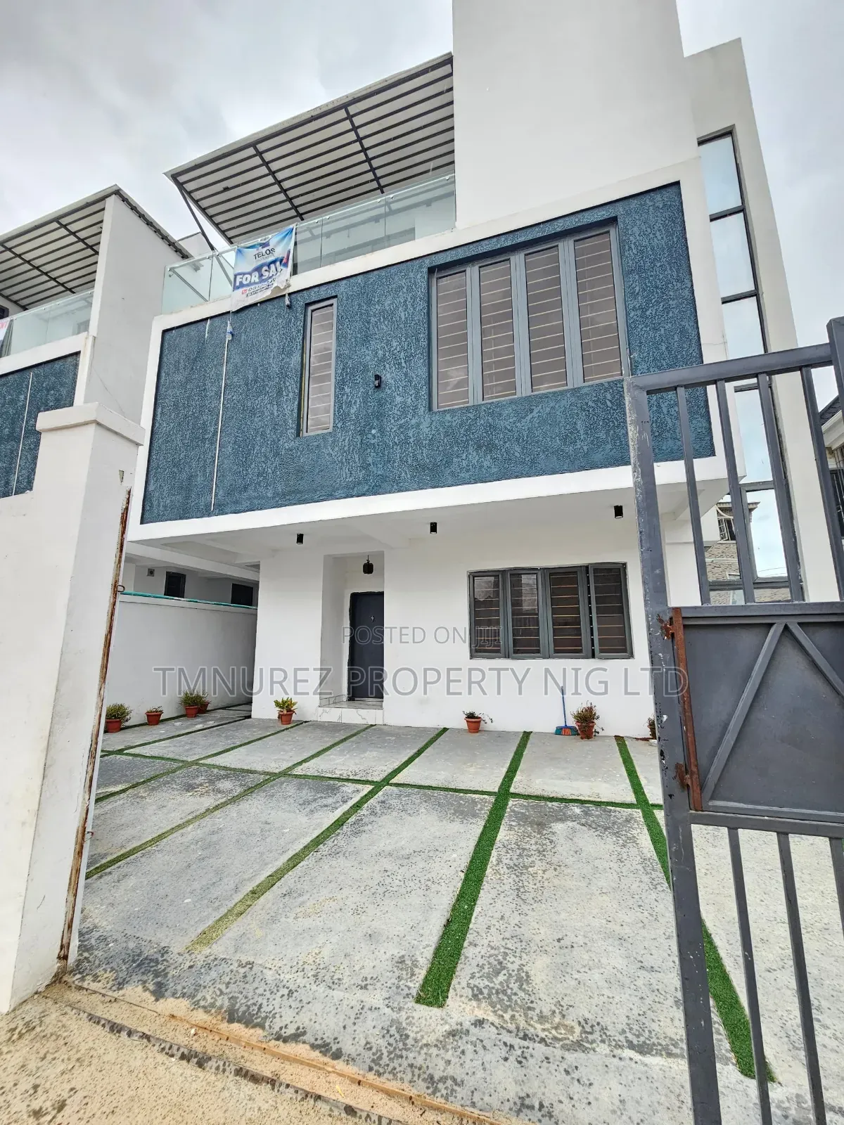 4bdrm Duplex in Ologolo for sale in Ologolo