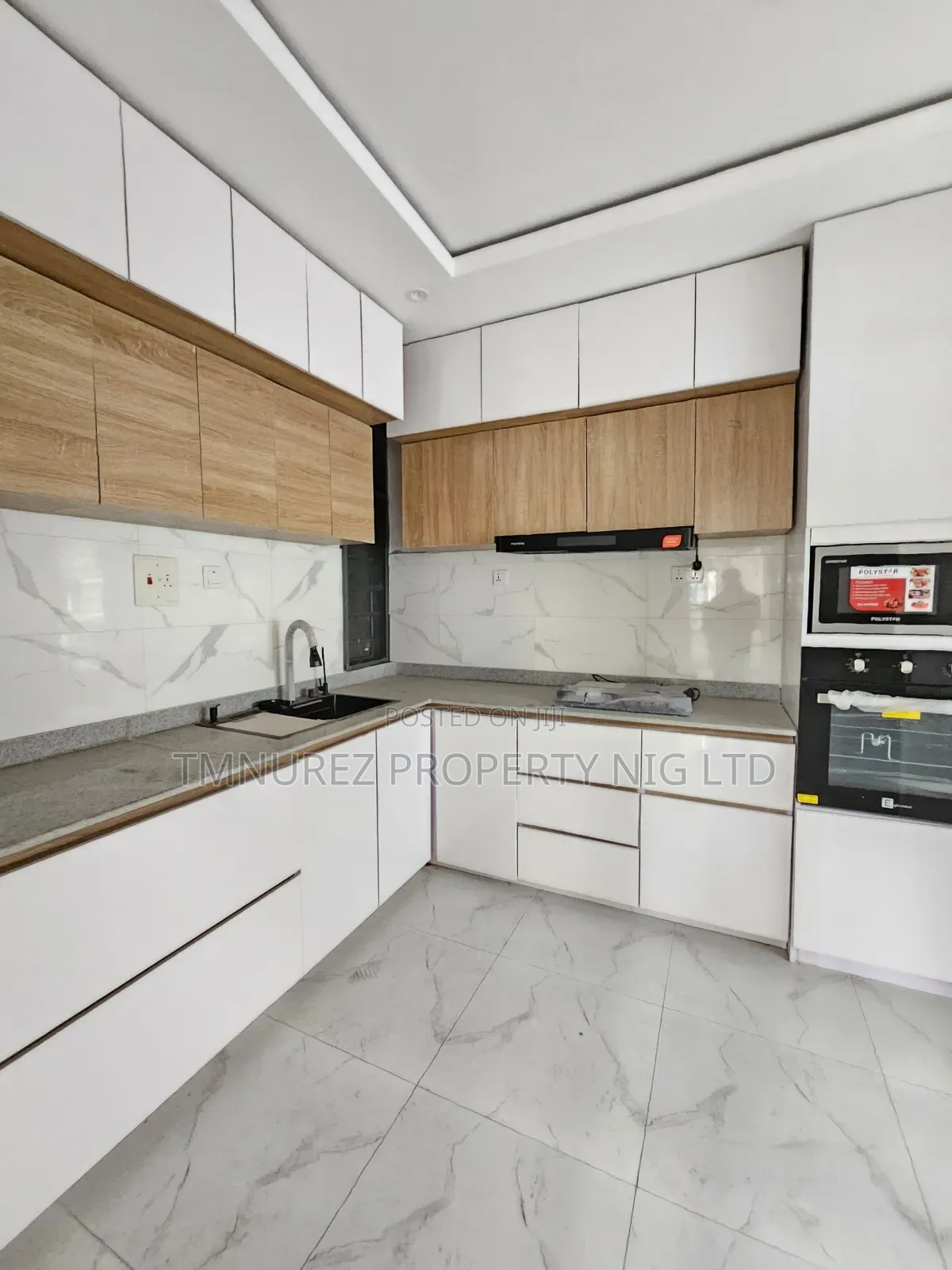 4bdrm Duplex in Ologolo for sale in Ologolo