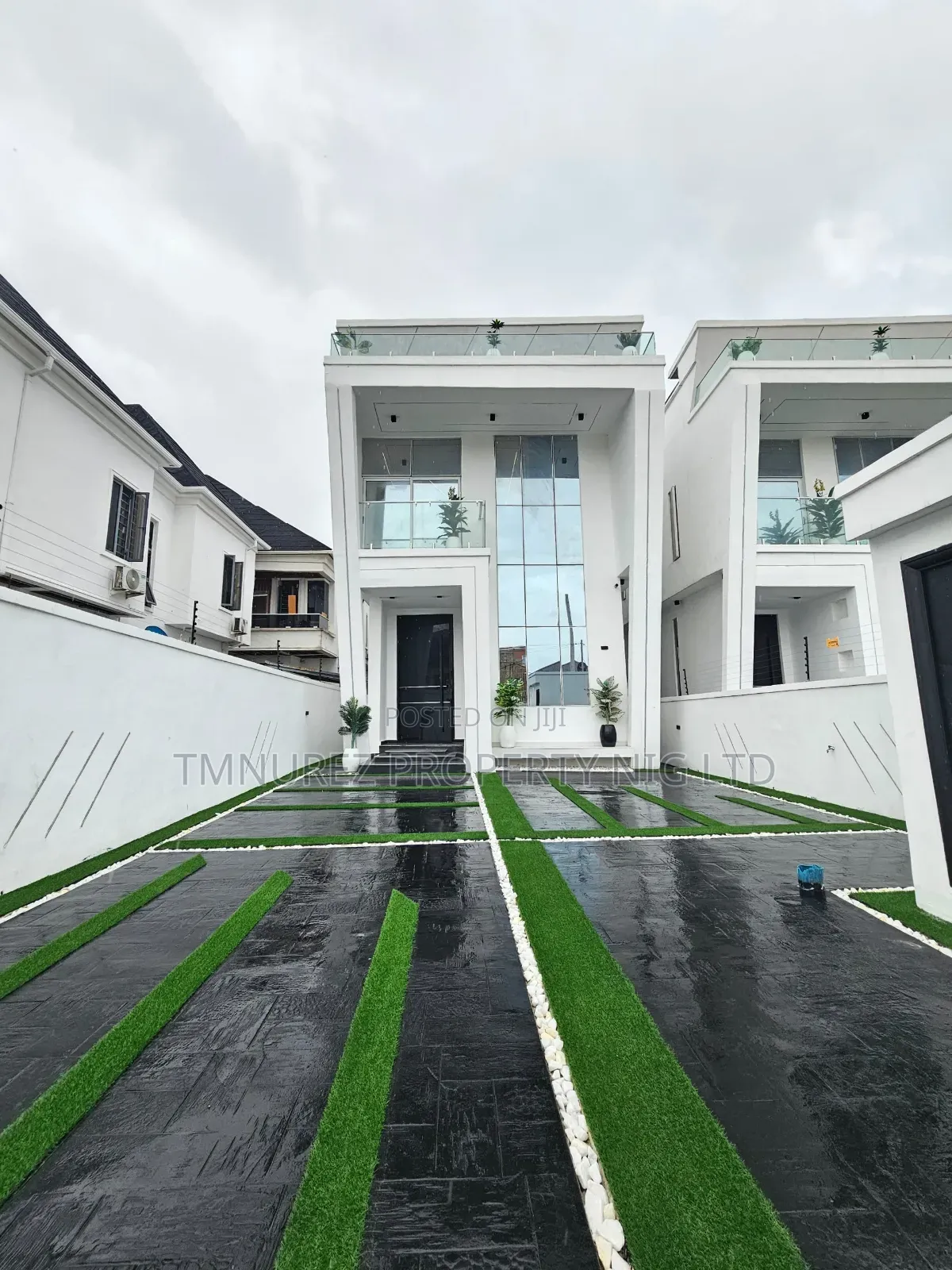 5bdrm Duplex in Ologolo for sale in Ologolo