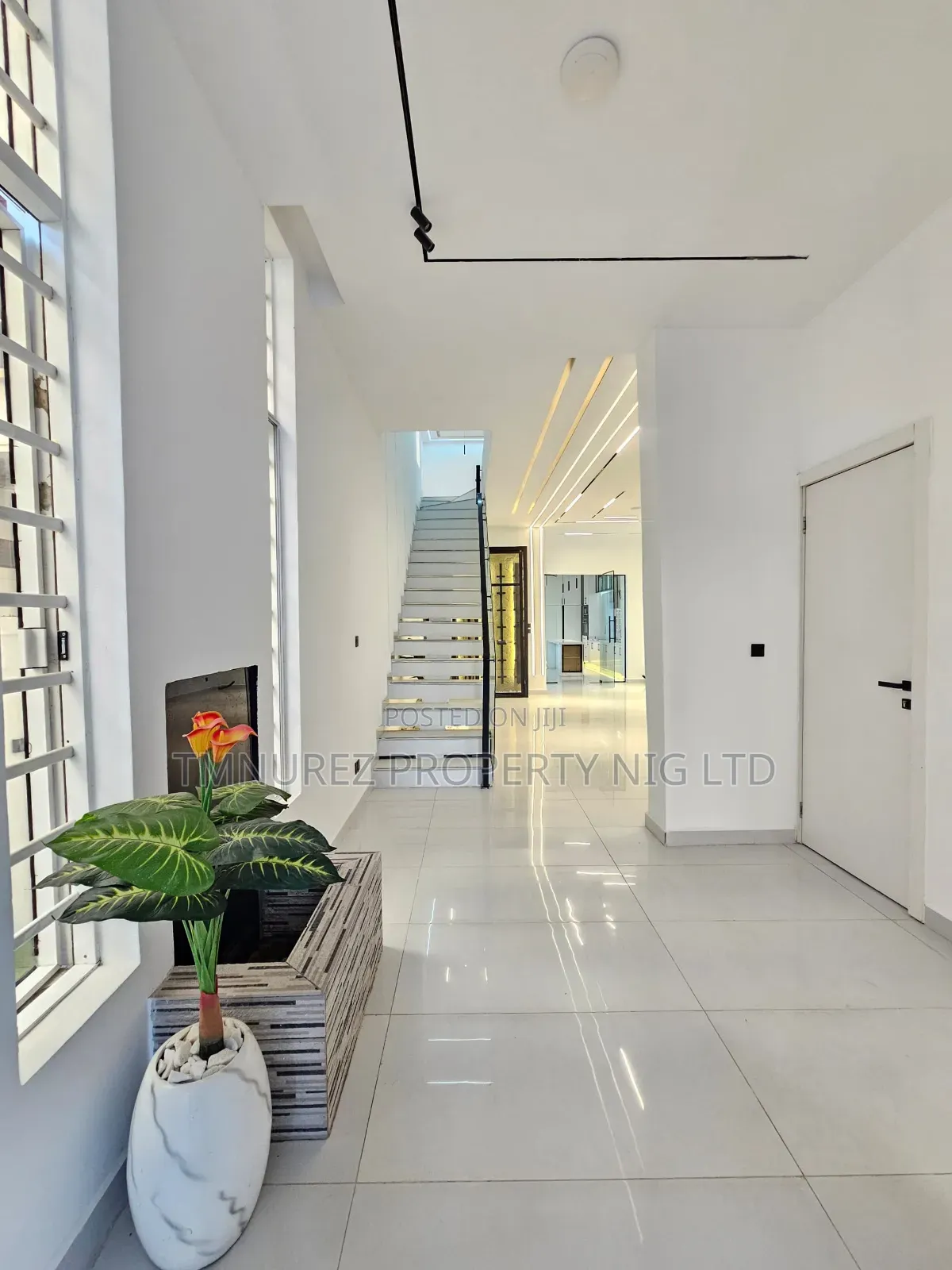 5bdrm Duplex in Ologolo for sale in Ologolo