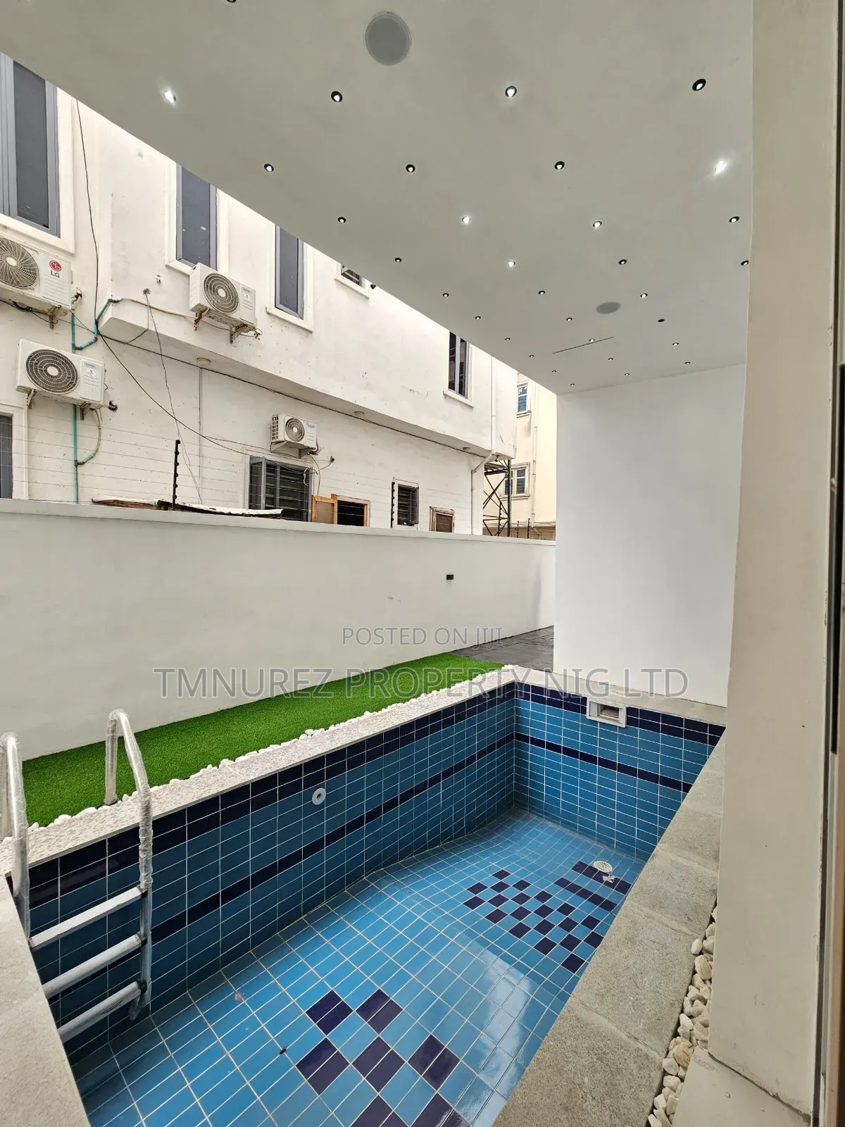 5bdrm Duplex in Ologolo for sale in Ologolo