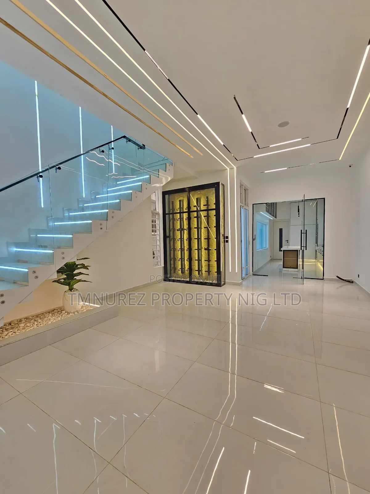 5bdrm Duplex in Ologolo for sale in Ologolo