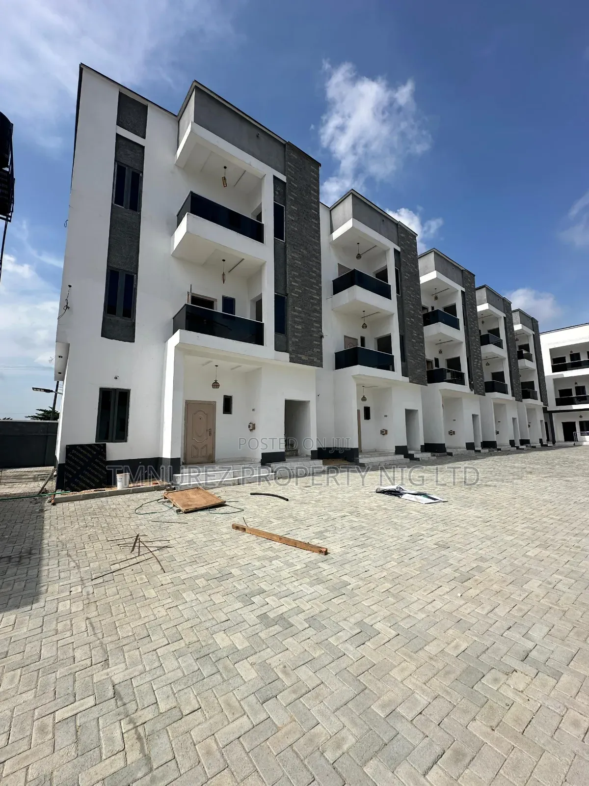 4bdrm Apartment in Ilaje for sale in Ilaje