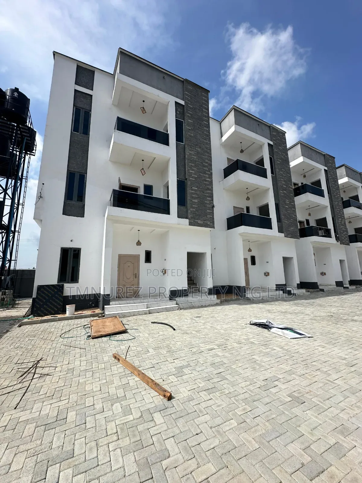 4bdrm Apartment in Ilaje for sale in Ilaje