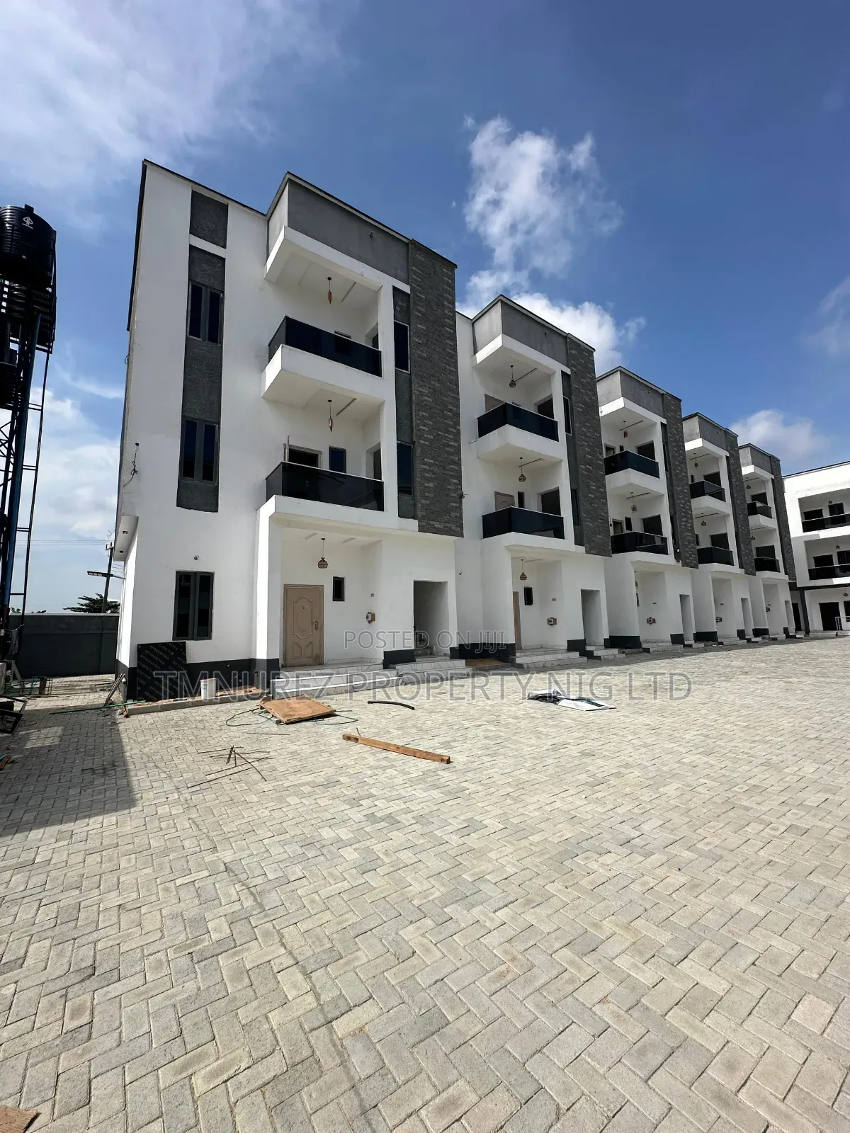 4bdrm Apartment in Ilaje for sale in Ilaje