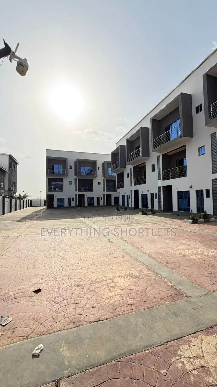4bdrm Townhouse/Terrace in Gaduwa for sale in Gaduwa