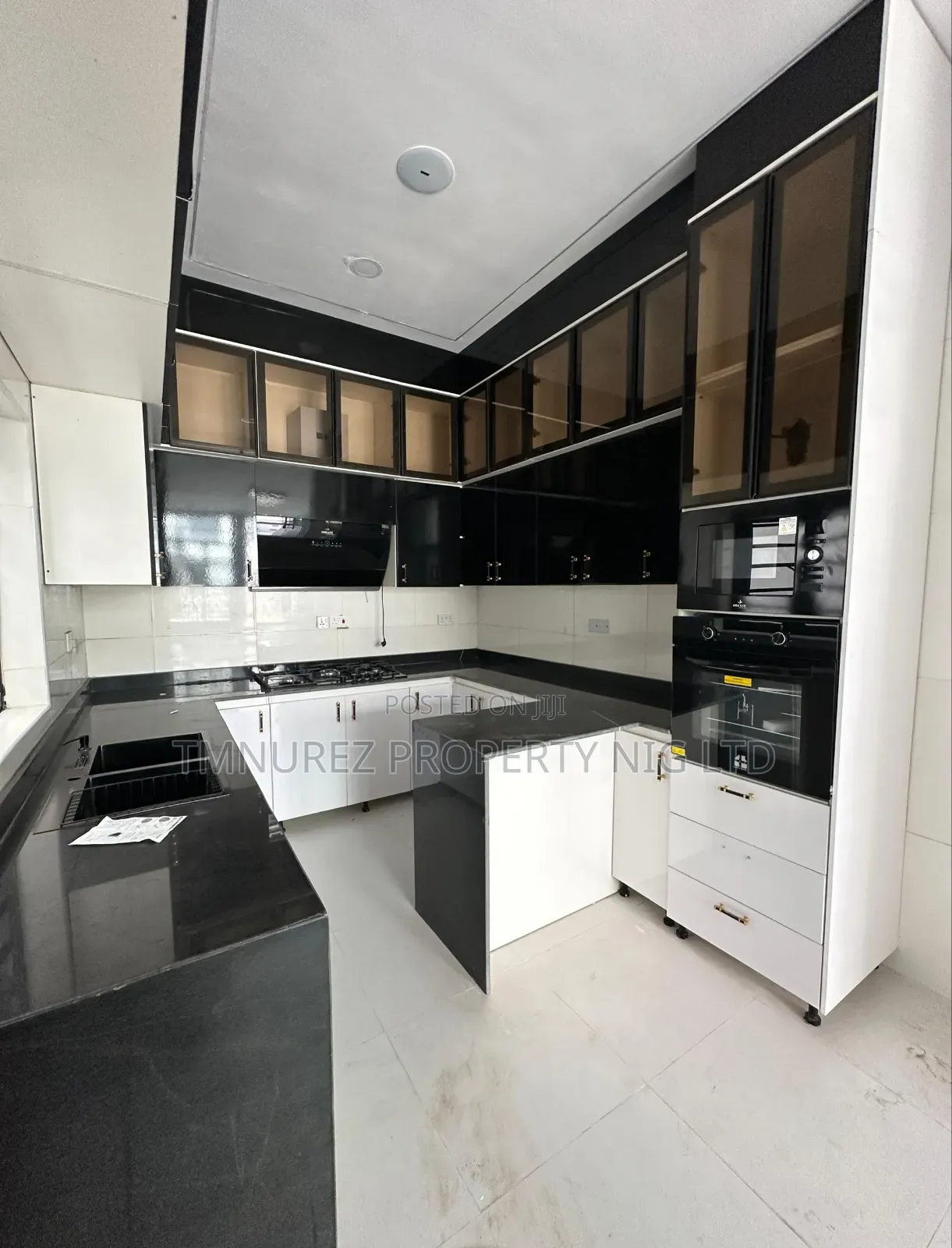 4bdrm Duplex in Ikota for sale in Ikota