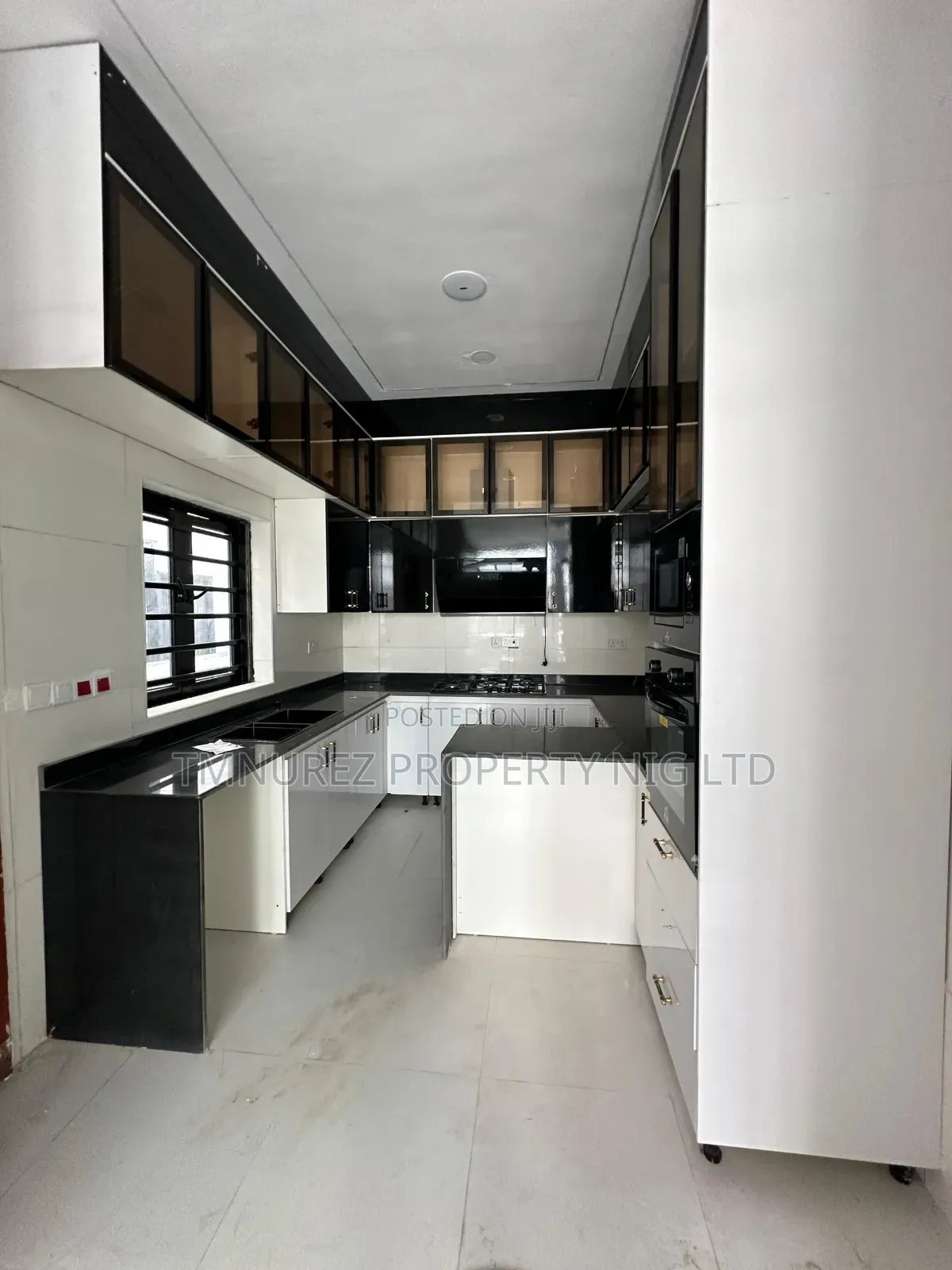 4bdrm Duplex in Ikota for sale in Ikota