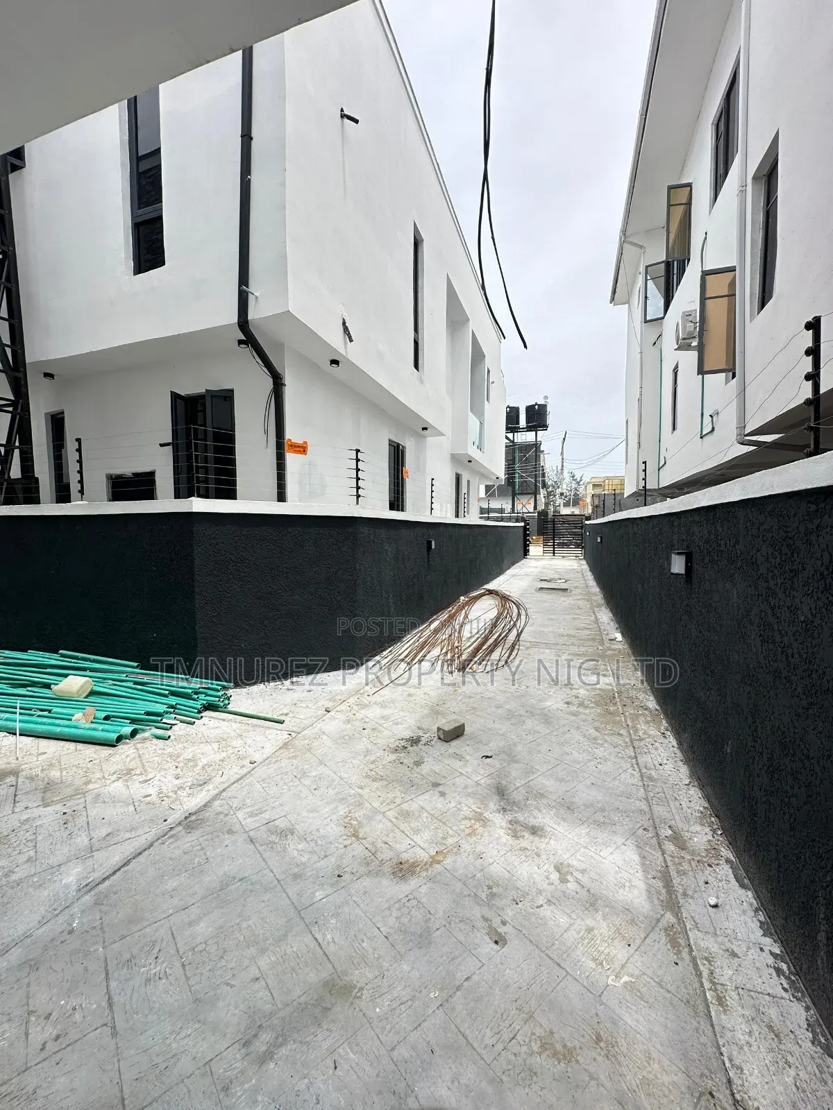 4bdrm Duplex in Ikota for sale in Ikota