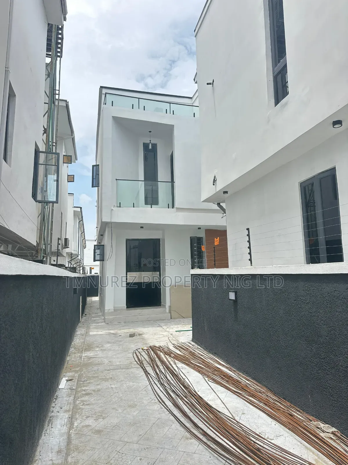 4bdrm Duplex in Ikota for sale in Ikota