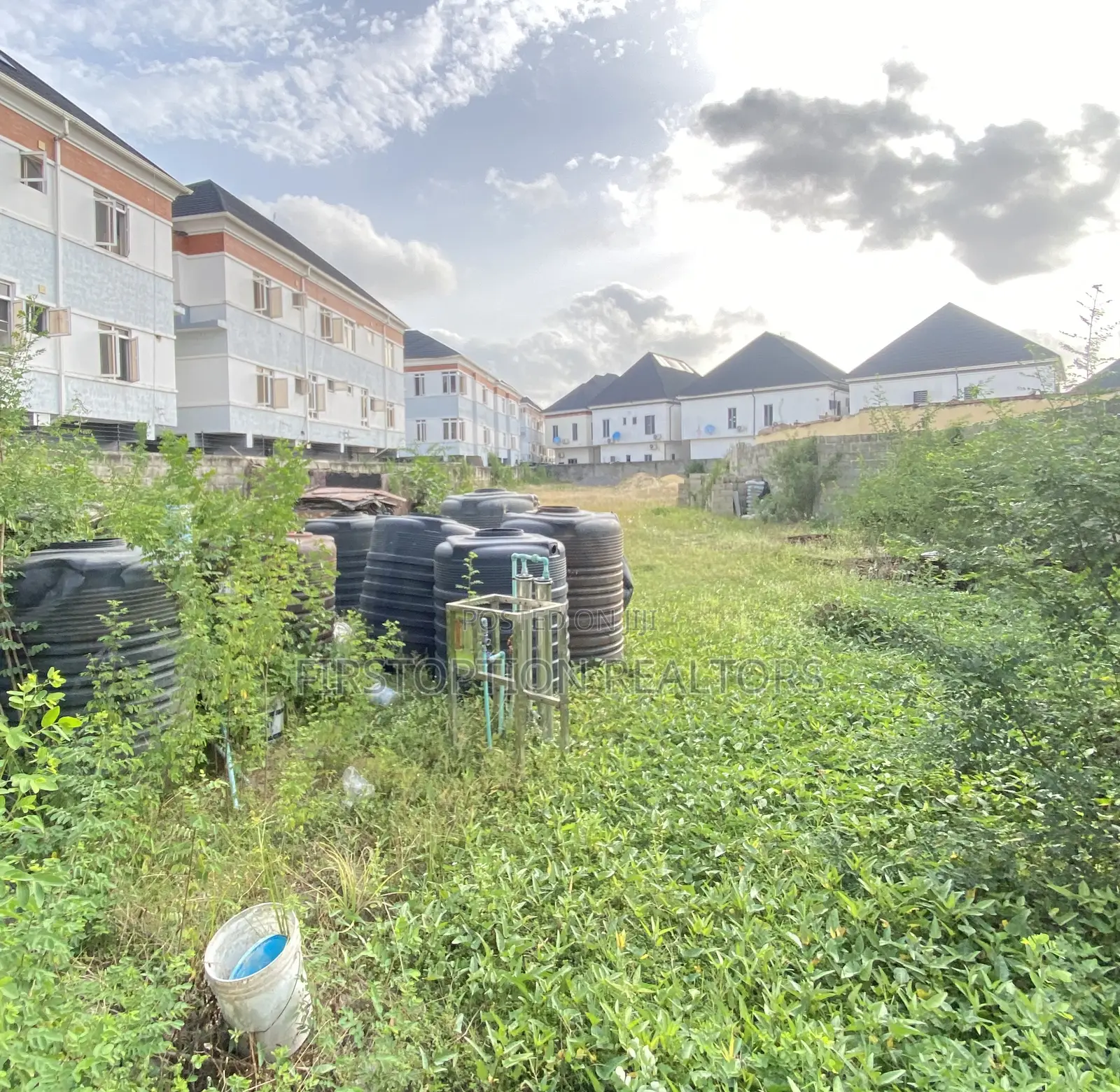 1300sqm Land For Sale At Ikota Gra Lekki Lagos in Ikota