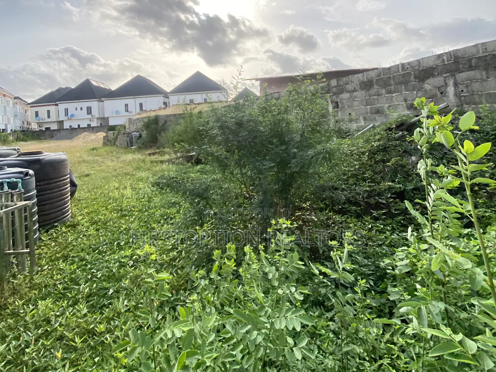 1300sqm Land For Sale At Ikota Gra Lekki Lagos in Ikota