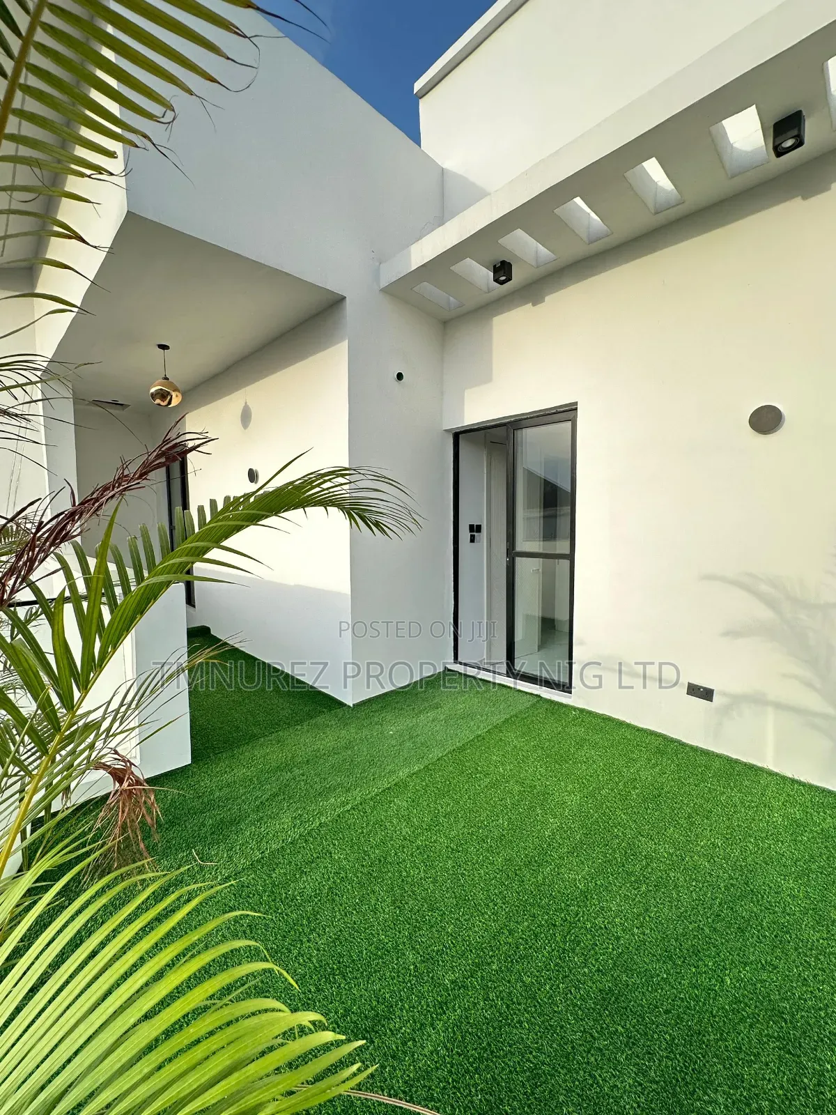 5bdrm Duplex in Ikota for sale in Ikota