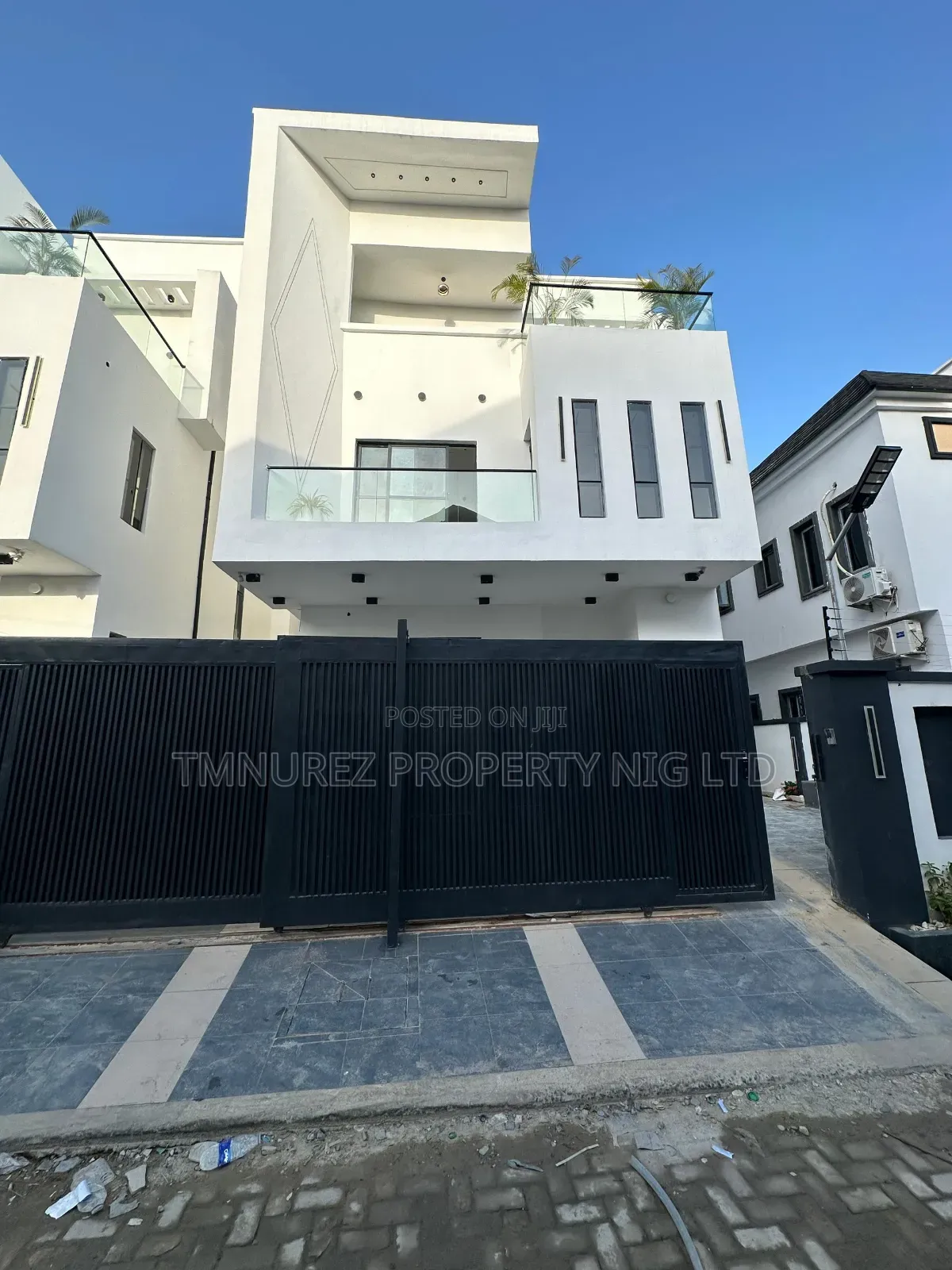 5bdrm Duplex in Ikota for sale in Ikota