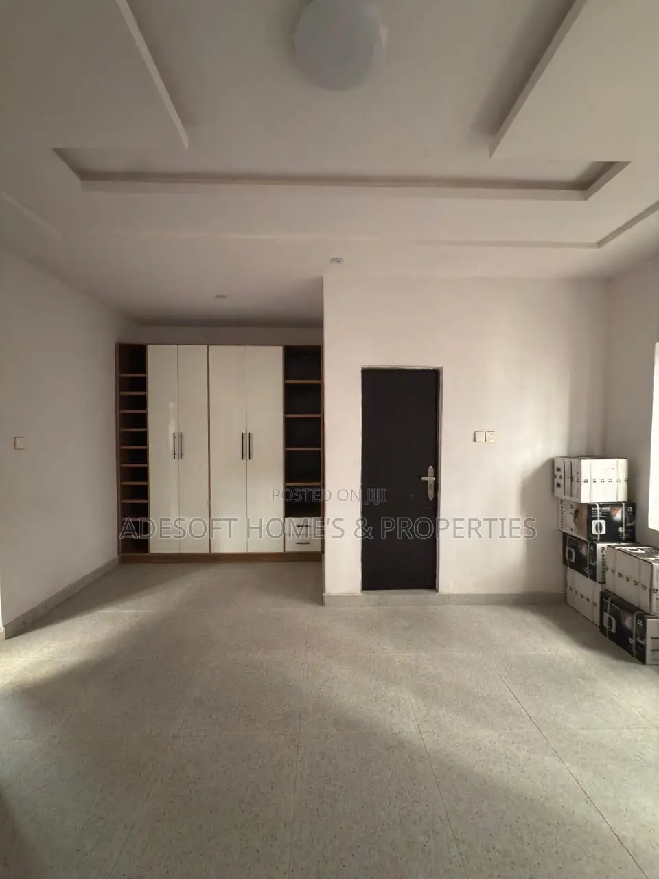 3bdrm Apartment in Kolapo Ishola Gra, for sale in Akobo