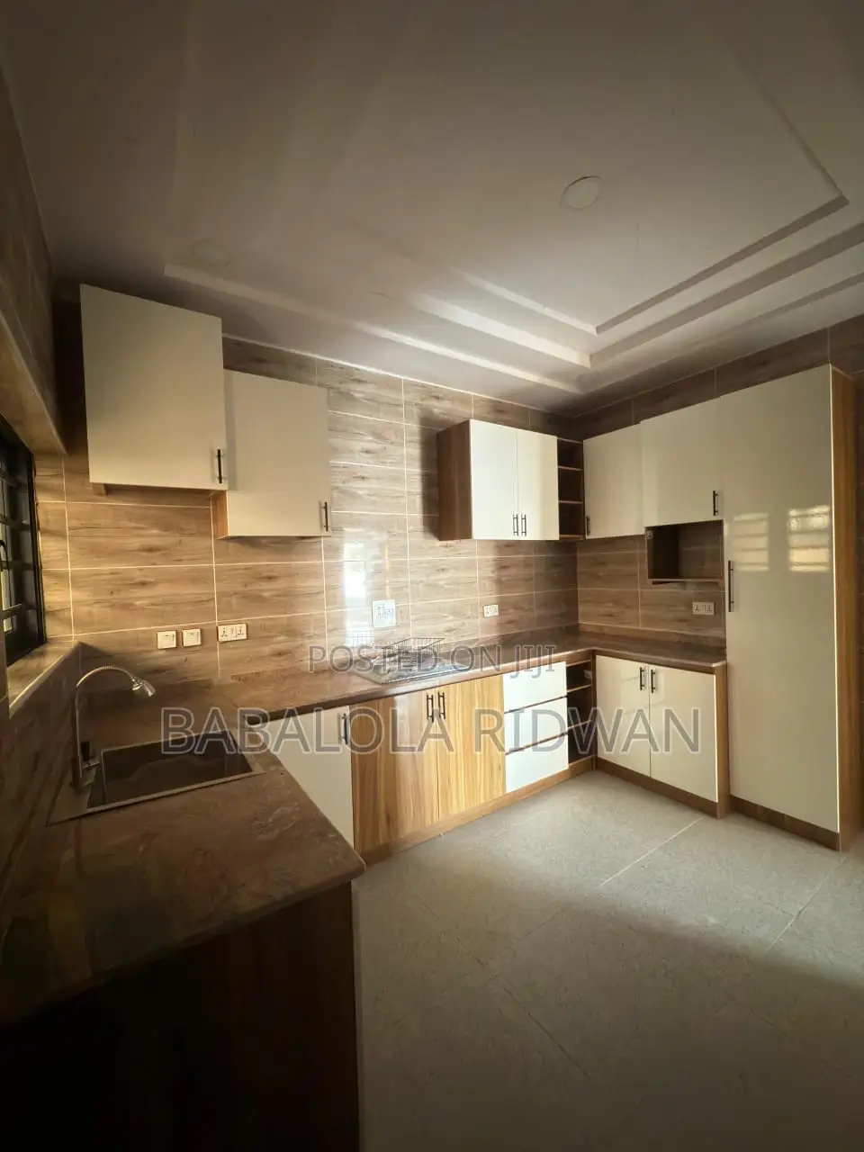 3bdrm Apartment in Kolapo Ishola Gra,, Akobo for sale in Akobo