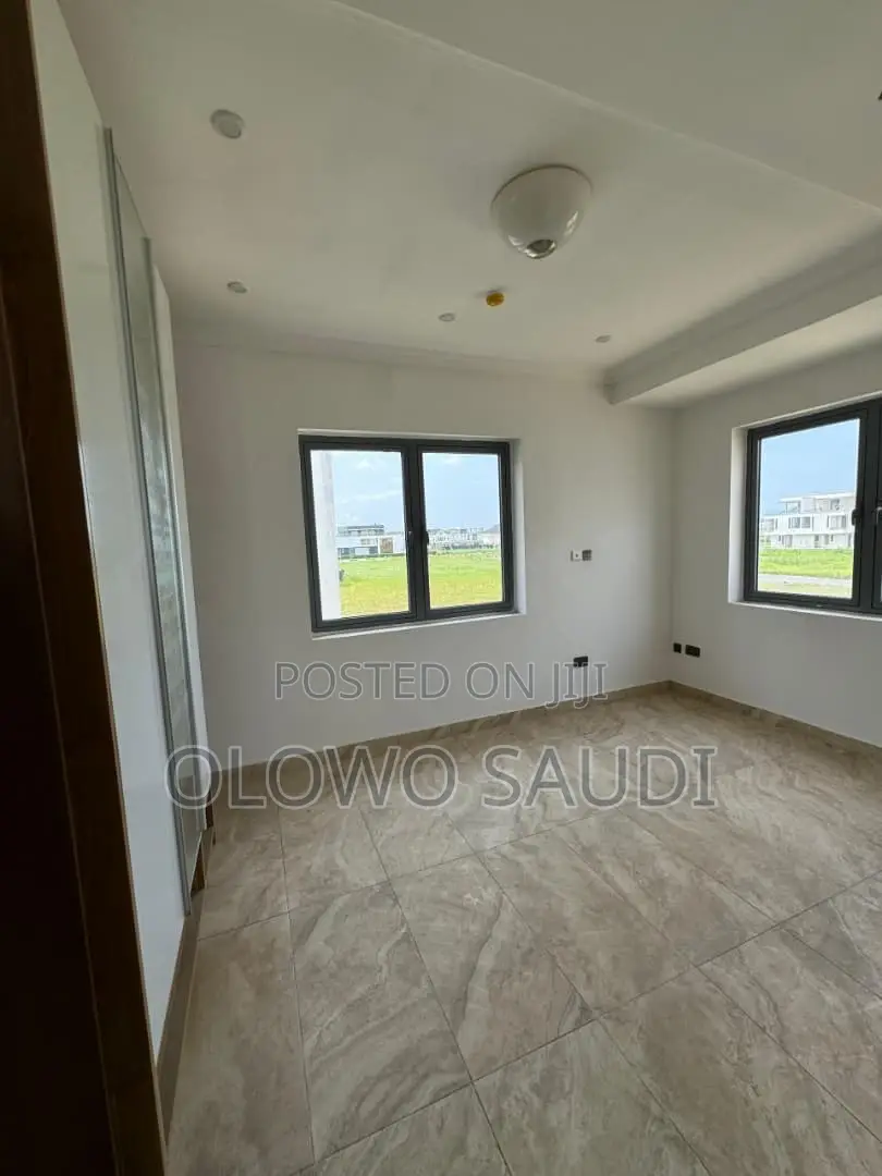 4bdrm Duplex in Cowrie Creek, Ikate for rent in Ikate