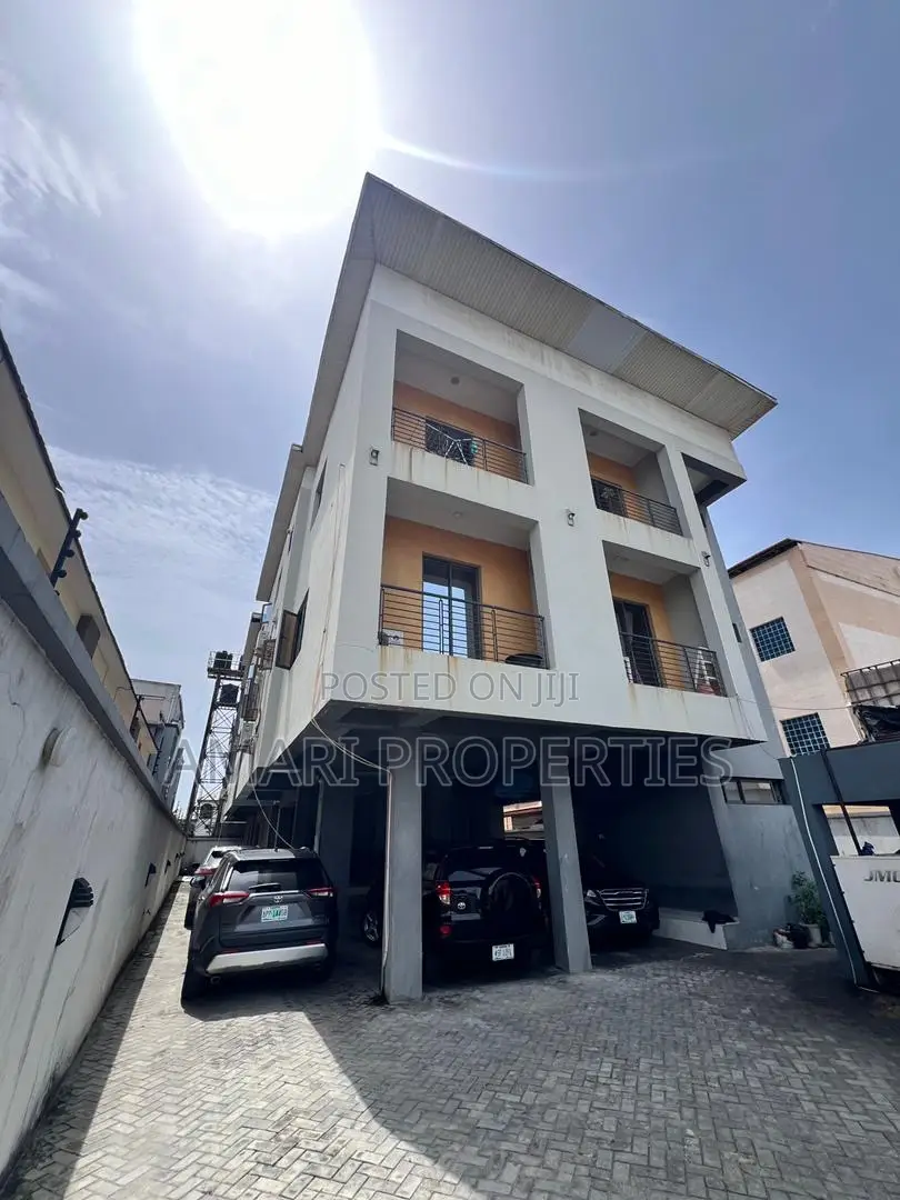 1bdrm Block of Flats in Lekki Phase 1 for rent in Lekki Phase 1