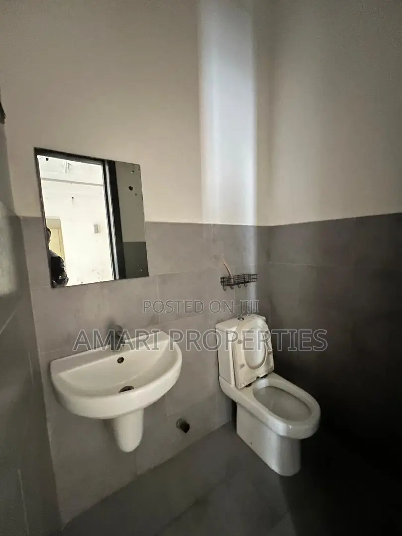1bdrm Block of Flats in Lekki Phase 1 for rent in Lekki Phase 1