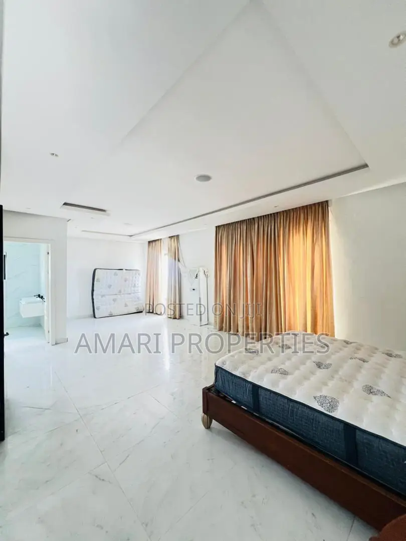 Furnished 5bdrm Duplex in Banana Island for sale in Banana Island