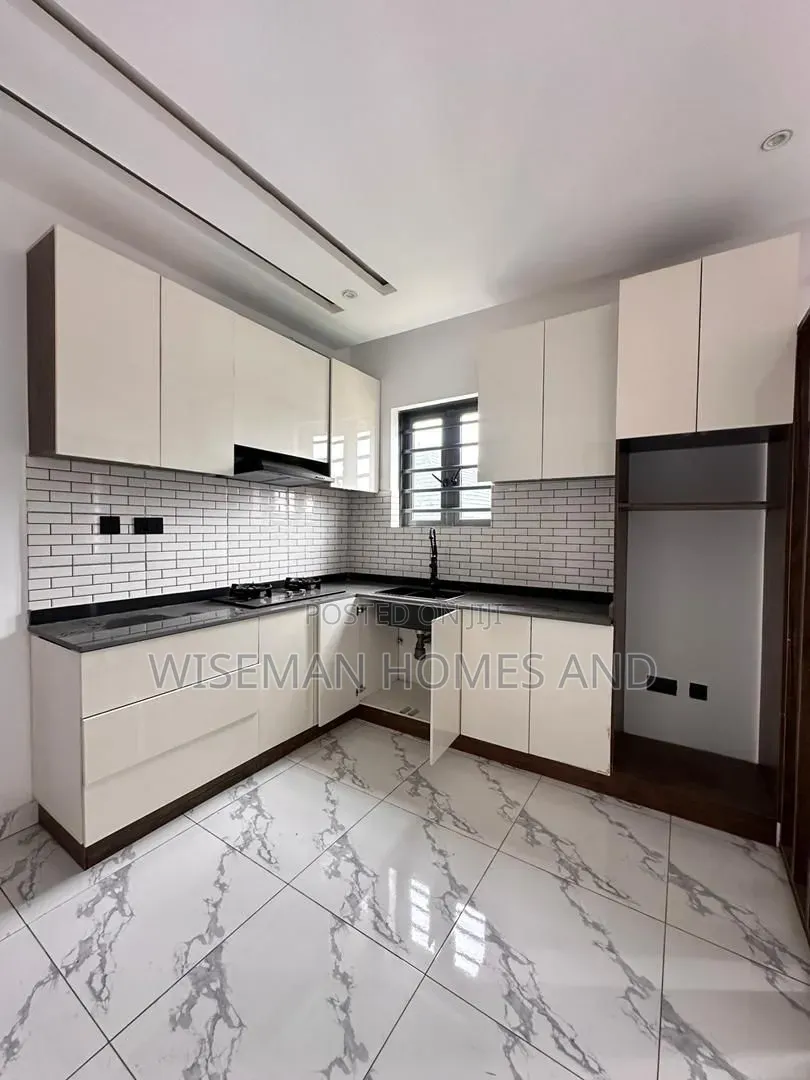 Studio Apartment in Lekki Conservation, Chevron for rent in Chevron