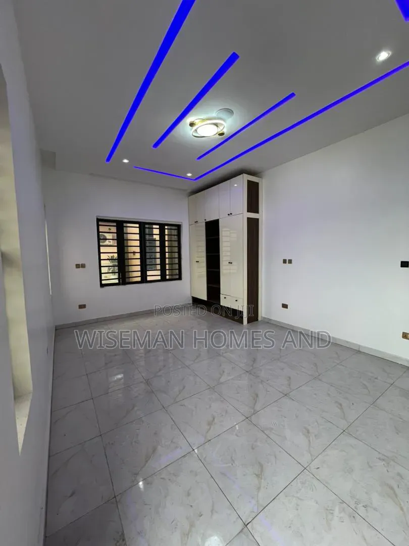 2bdrm Apartment in Agungi Lekki Eti-Osa for sale in Agungi
