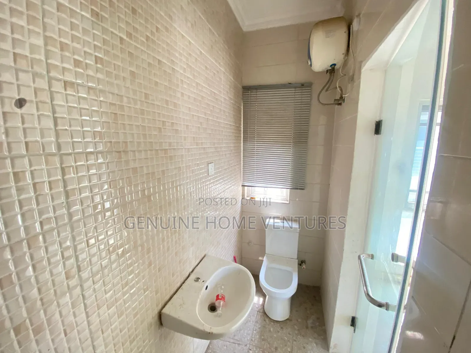 2bdrm Apartment in Lekki Phase One, Ikate for rent in Ikate