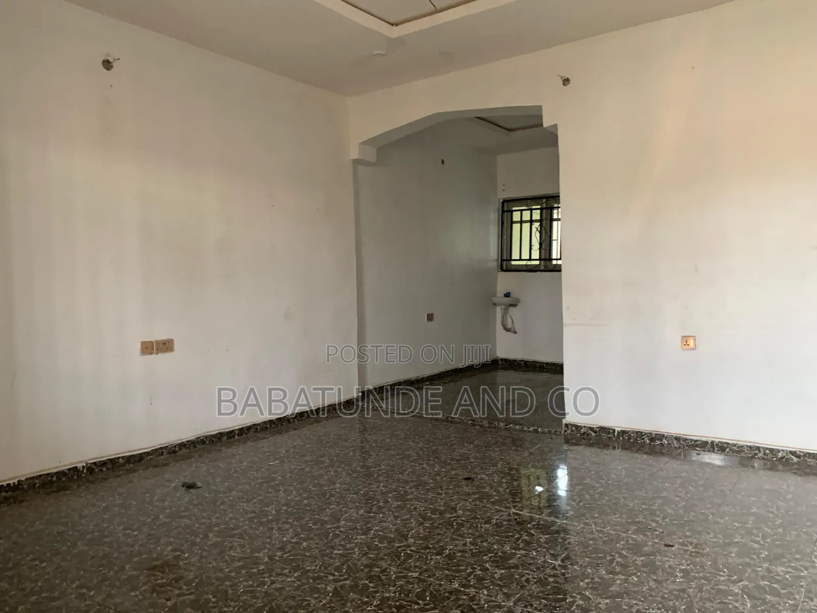 6bdrm Block of Flats in Moniya for sale in Moniya