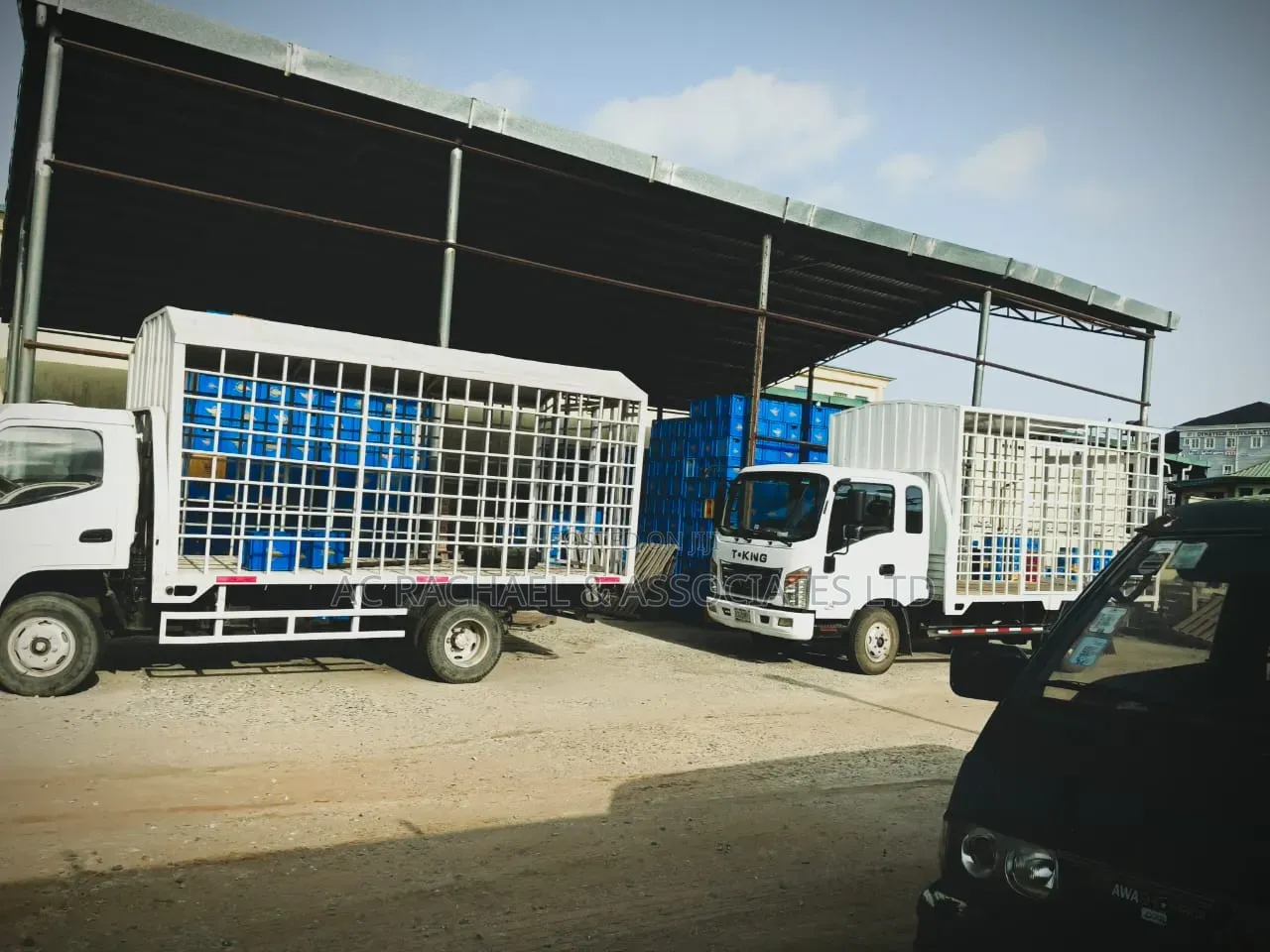 4bedrooms Detached House, a Shed and Trucking Yard on 2500sqm Land in Ago Palace