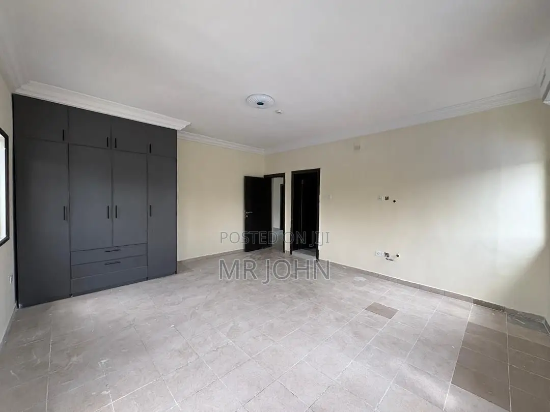 3bdrm Apartment in Lekki Phase 1 D Man for rent in Lekki
