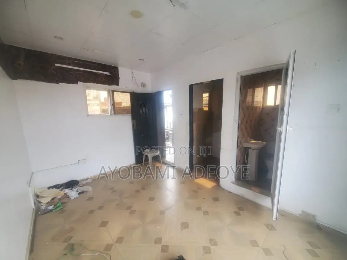 Spacious Shop Facing Lekki Express in Awoyaya