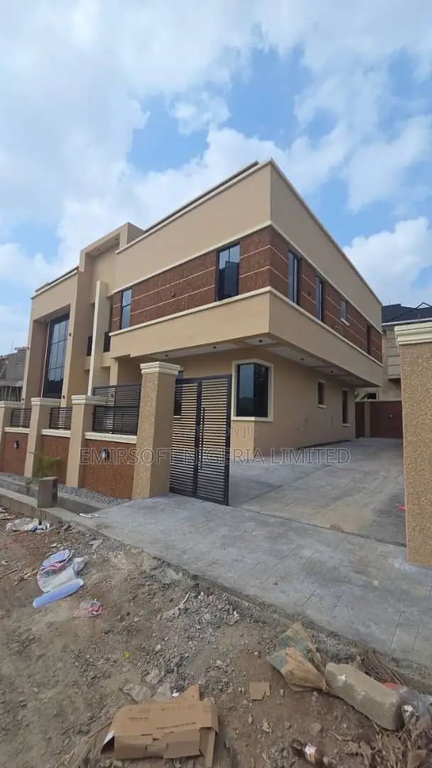 Furnished 4bdrm Duplex in Carlton Gate Estate, Akobo for sale in Akobo