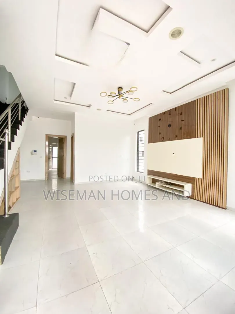 4bdrm Duplex in Orchid Road Lekki for rent in Lekki Expressway