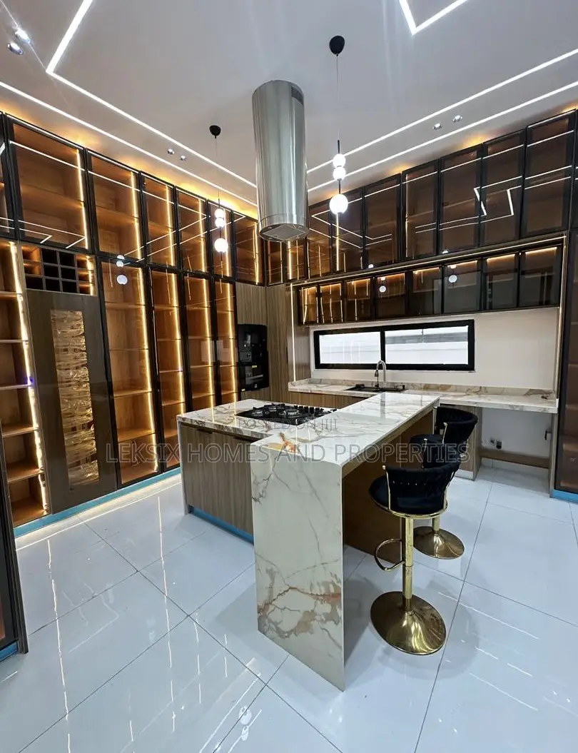 5bdrm Duplex in A Well Secured, Ikota for sale in Ikota