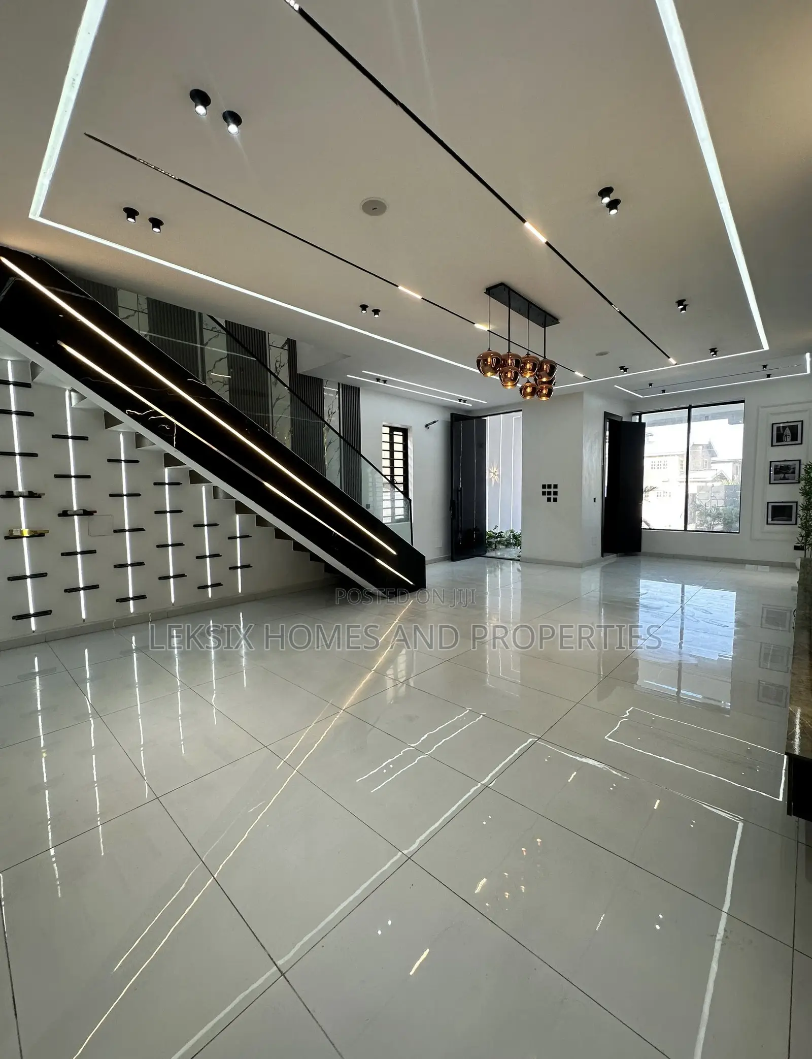 5bdrm Duplex in A Well Secured, Ikota for sale in Ikota